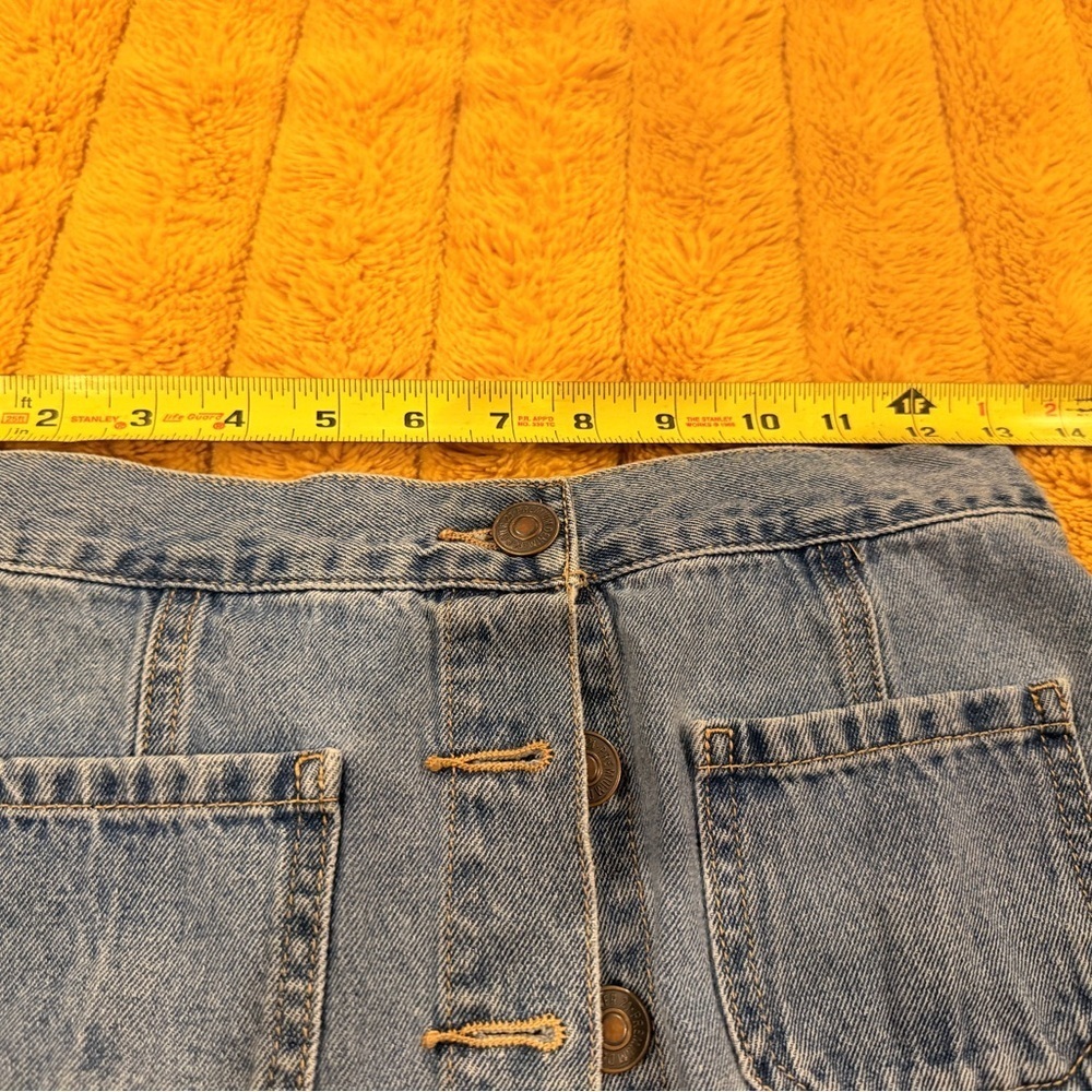 Denim Button-Front Skirt
T4 - Picture 7 of 9